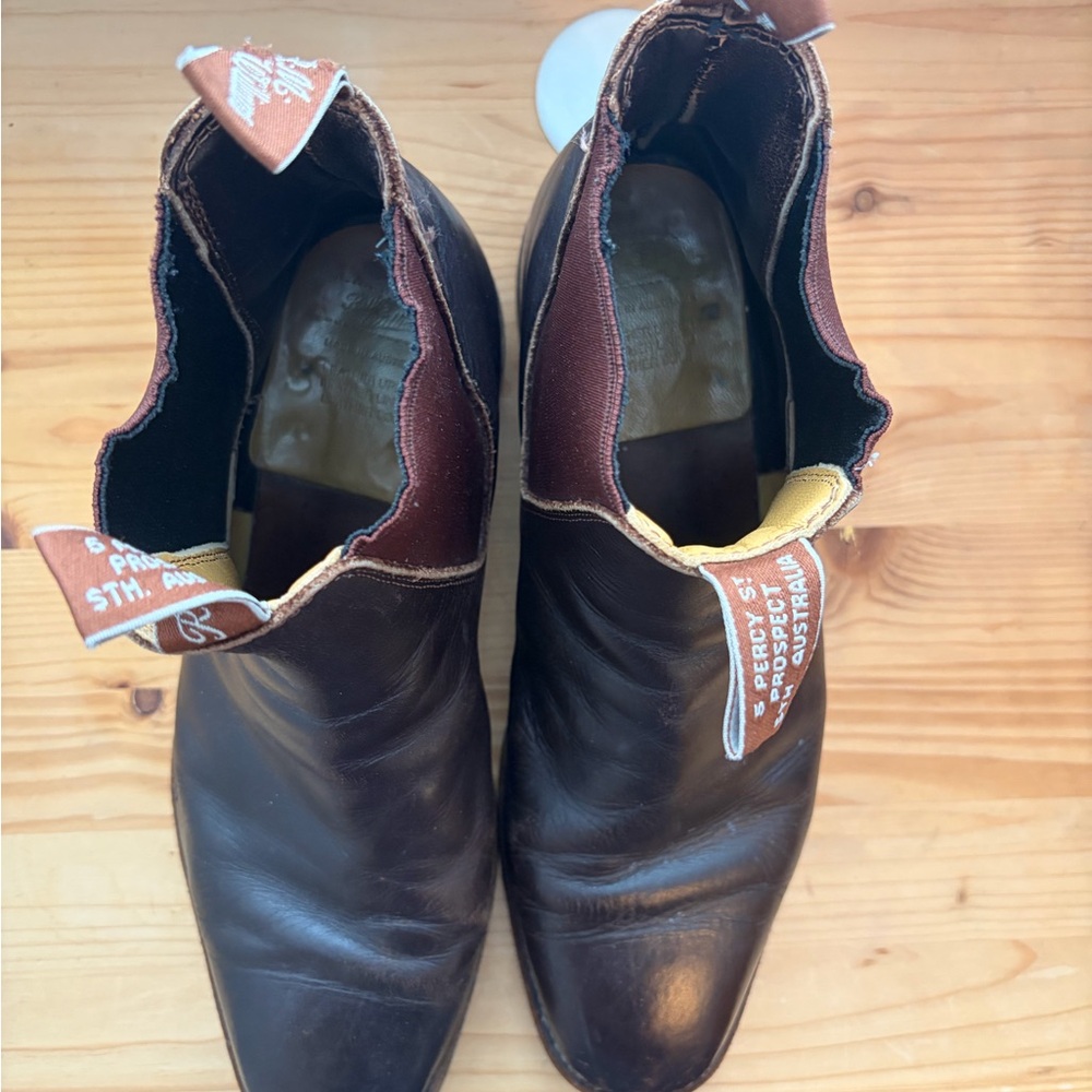 RM Williams Men's Brown Leather Chelsea Boots AU10.5 (US11) - Picture 3 of 5
